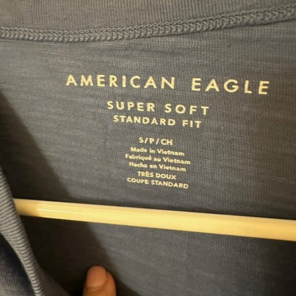 Lot of 3 American Eagle Outfitters T Shirts - Picture 4 of 13